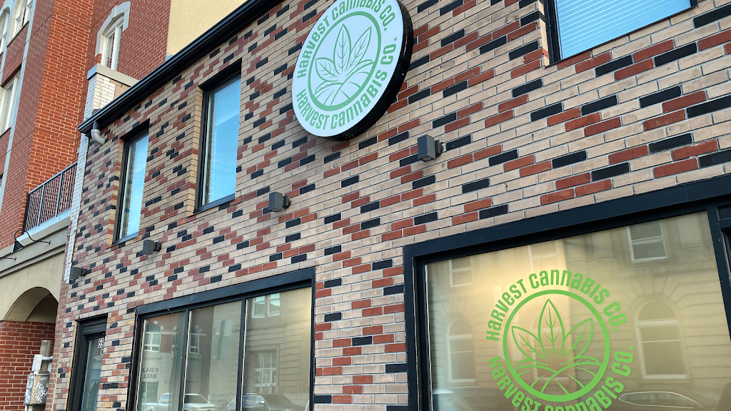 Harvest Cannabis Co | 59 Dalhousie St, Brantford, ON N3T 2J1, Canada | Phone: (519) 758-5050