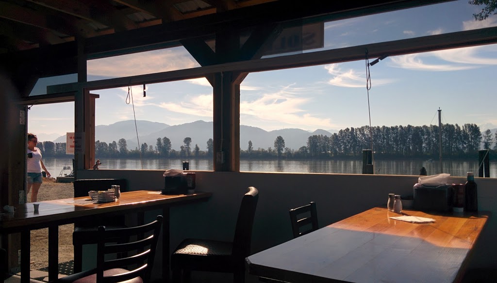 Mission Lighthouse Cafe Ltd. | 33344 Harbour Ave, Mission, BC V2V 2W4, Canada | Phone: (604) 287-2260