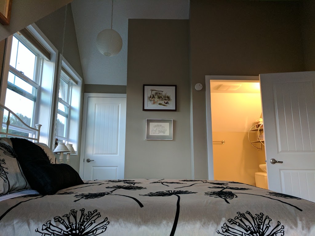 Future Friends Bed & Breakfast | 10118 Tsaykum Rd, North Saanich, BC V8L 5T6, Canada | Phone: (250) 654-0289