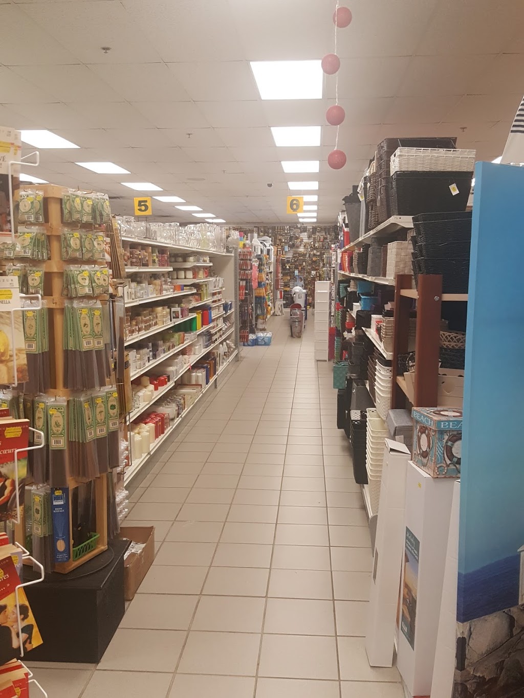 Entrepôt En Folie | 980 Rue Papineau, Joliette, QC J6E 2L7, Canada | Phone: (450) 760-2222