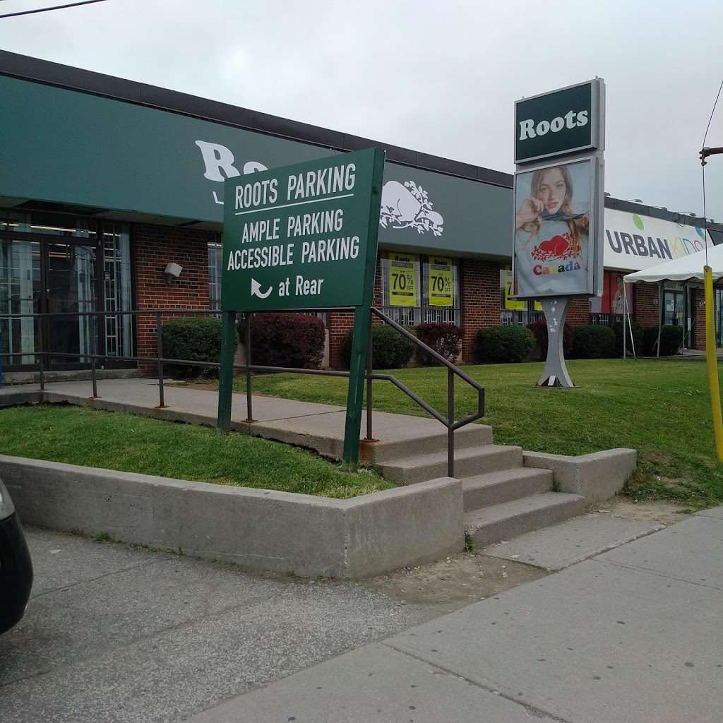 Roots | 120 Orfus Rd, Toronto, ON M6A 1L9, Canada | Phone: (416) 781-8729
