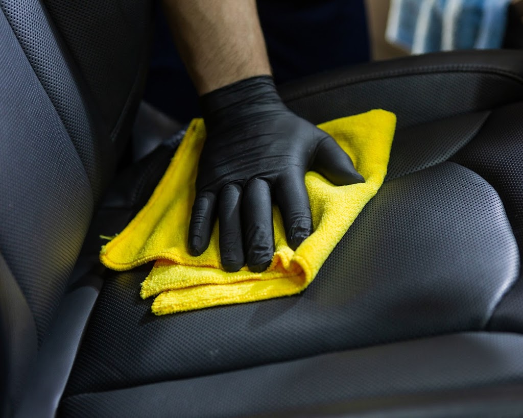 Lave-Auto St-Apo | Service desthétique automobile, Bateau, VR | Saint-Apollinaire | 63 Rue du Parc local 102, Saint-Apollinaire, QC G0S 2E0, Canada | Phone: (418) 204-2634