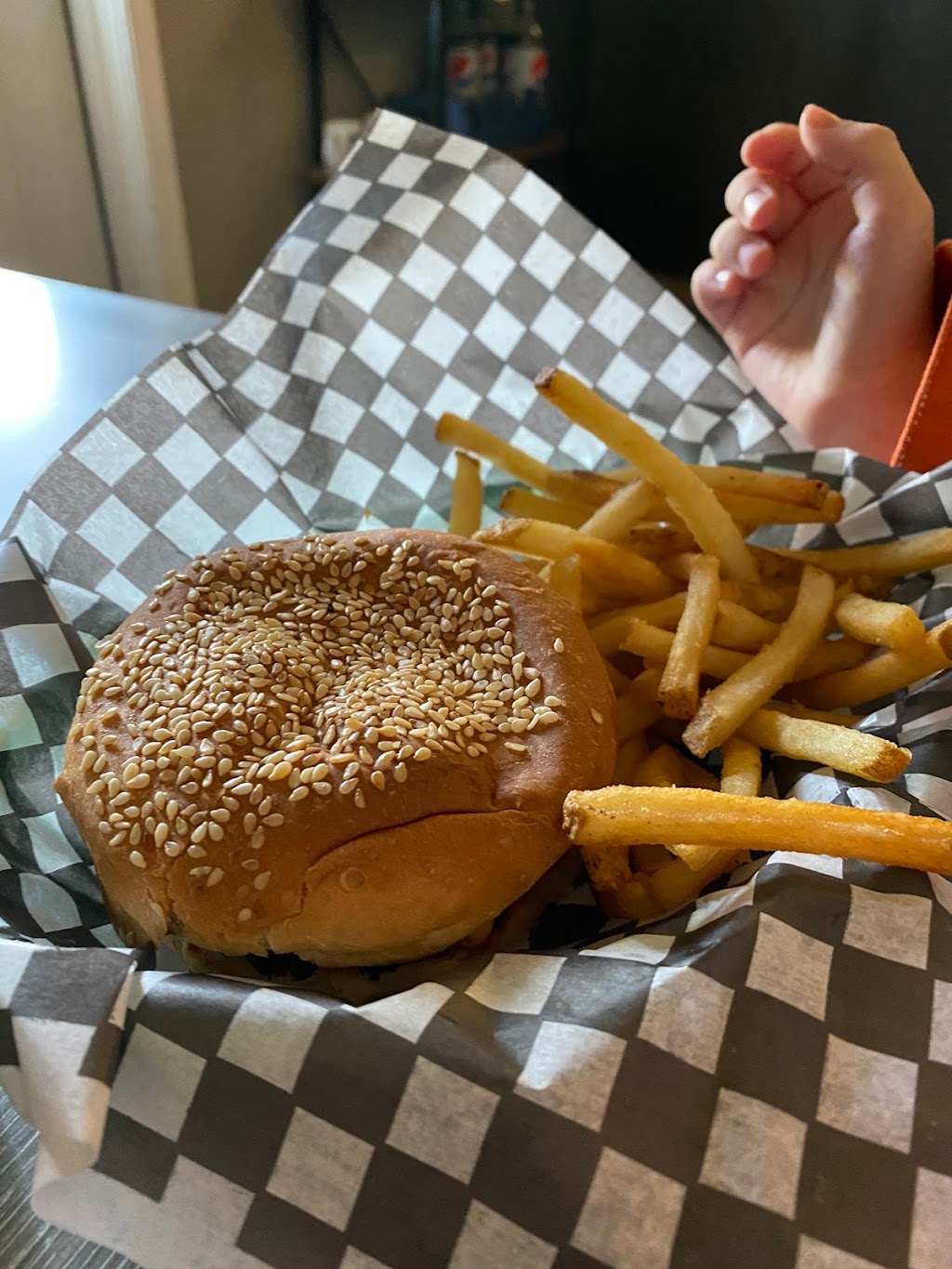 Kahleighs Brew Barn | 40 Main St SW, Riverton, MB R0C 2R0, Canada | Phone: (204) 378-2491