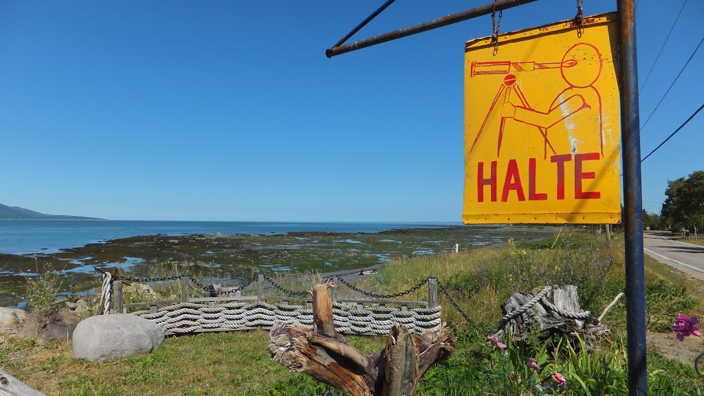 Chalet Et Camping Du Ruisseau Rouge | 3025 Chemin des Coudriers, La Baleine, QC G0A 2A0, Canada | Phone: (418) 438-2128