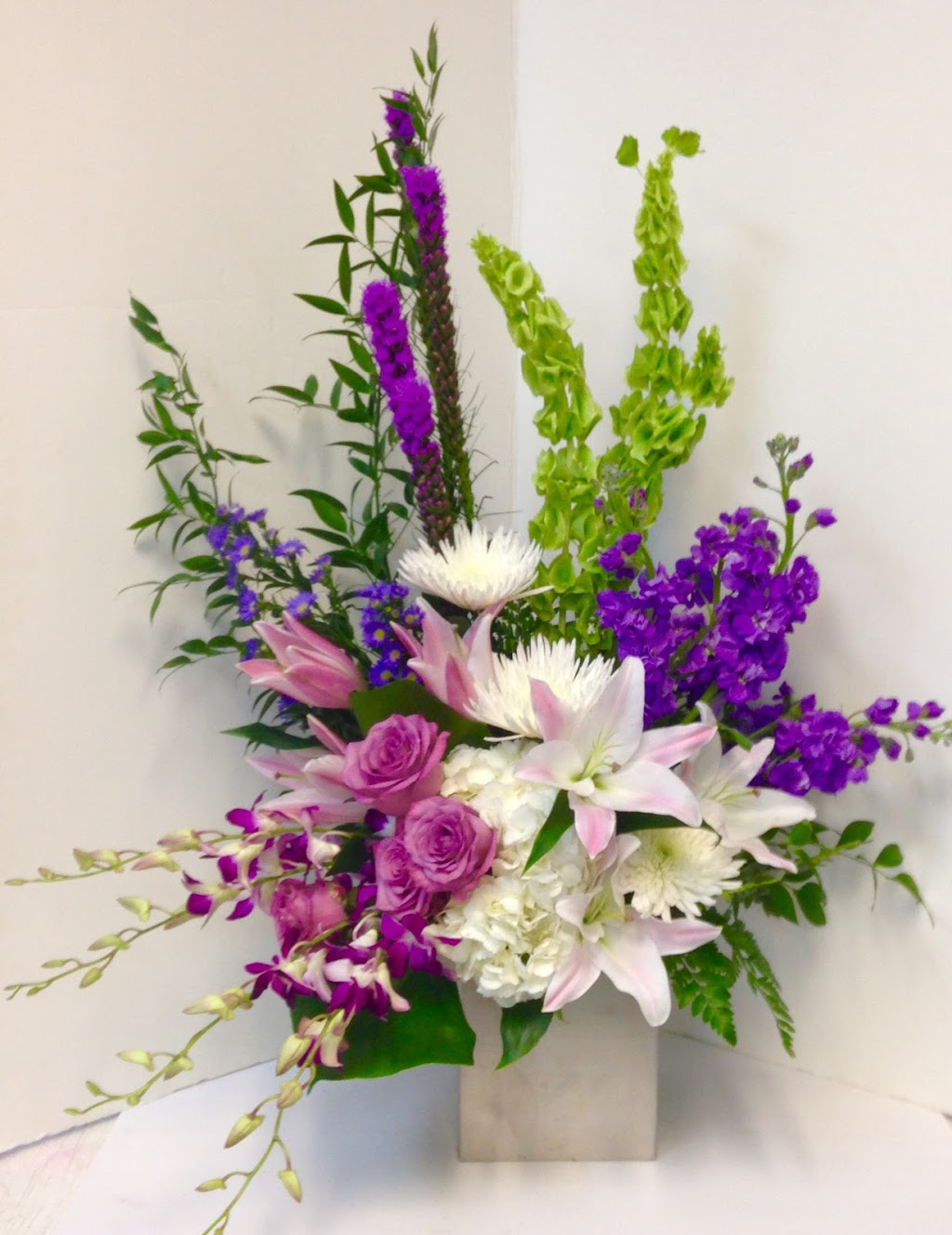 Russells Flower Shop | 1421 Main St E, Hamilton, ON L8K 1C2, Canada | Phone: (905) 547-1239