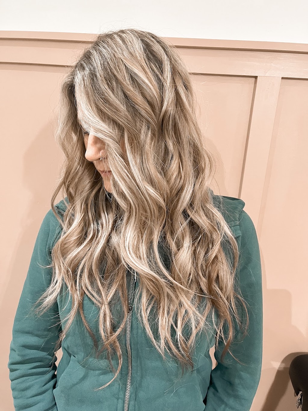 The Salon Mom | Arnold St, Tillsonburg, ON N4G 0G9, Canada | Phone: (226) 231-8192