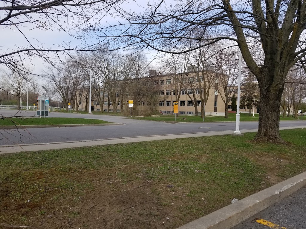 Les Jardins Skawanoti | 7125 Rue Marie-Victorin, Montréal, QC H1G 2J5, Canada | Phone: (514) 648-9177