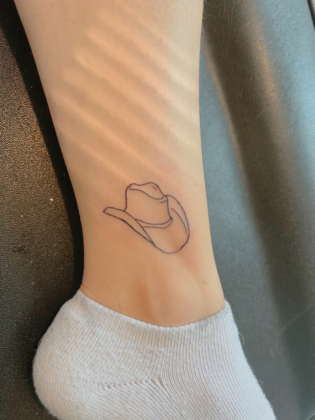 Lines and Vibes Tattoo Studio | 141 Mahogany Square SE, Calgary, AB T3M 0T1, Canada | Phone: (825) 431-4424