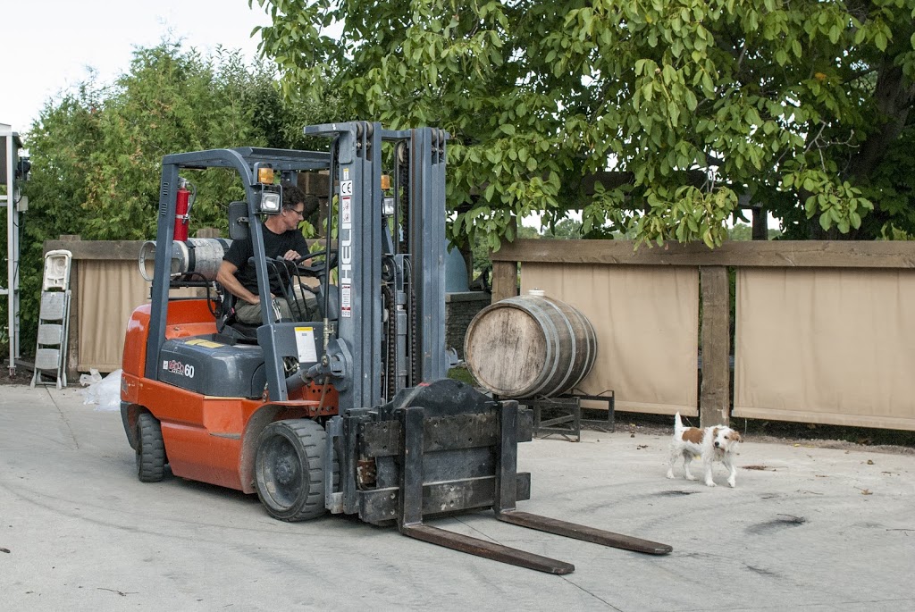 Featherstone Estate Winery & Vineyard | 3678 Victoria Ave, Vineland, ON L0R 2C0, Canada | Phone: (905) 562-1949