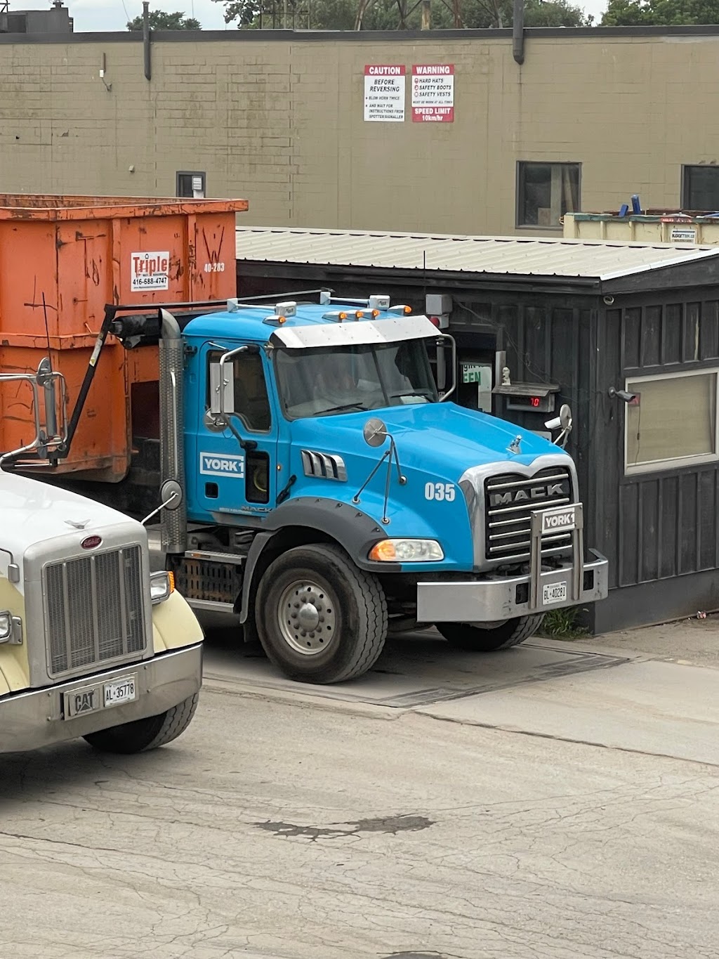 York1 Gage Transfer Station | 375 Gage Ave N, Hamilton, ON L8L 7B1, Canada | Phone: (905) 578-1435