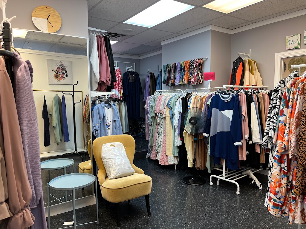 Newins Boutique | 3049 Carling Ave, Ottawa, ON K2B 7K3, Canada | Phone: (514) 659-3025