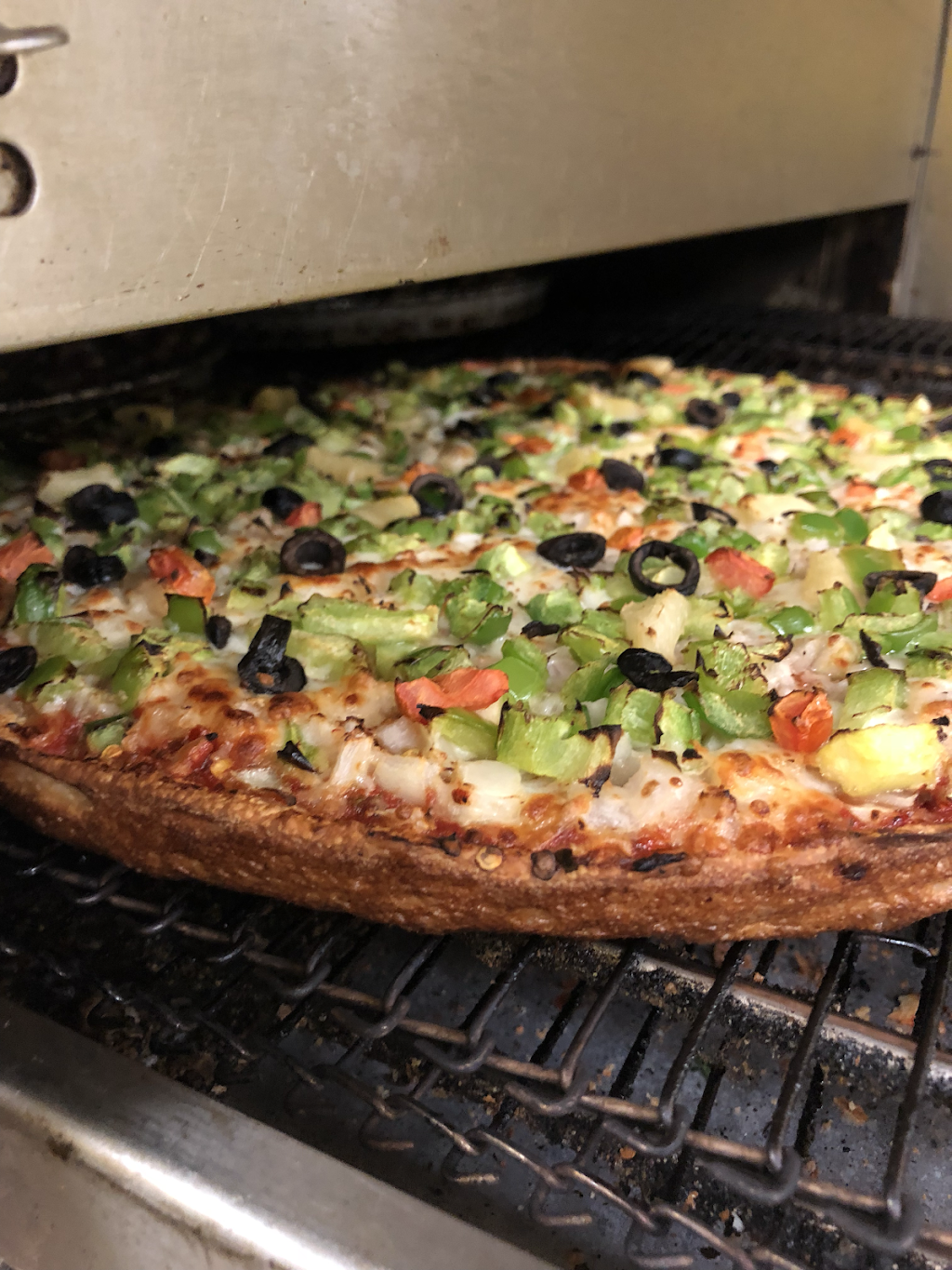 Choice Pizza Ltd | 2901 272 St #102, Aldergrove, BC V4W 3C4, Canada | Phone: (604) 857-9700