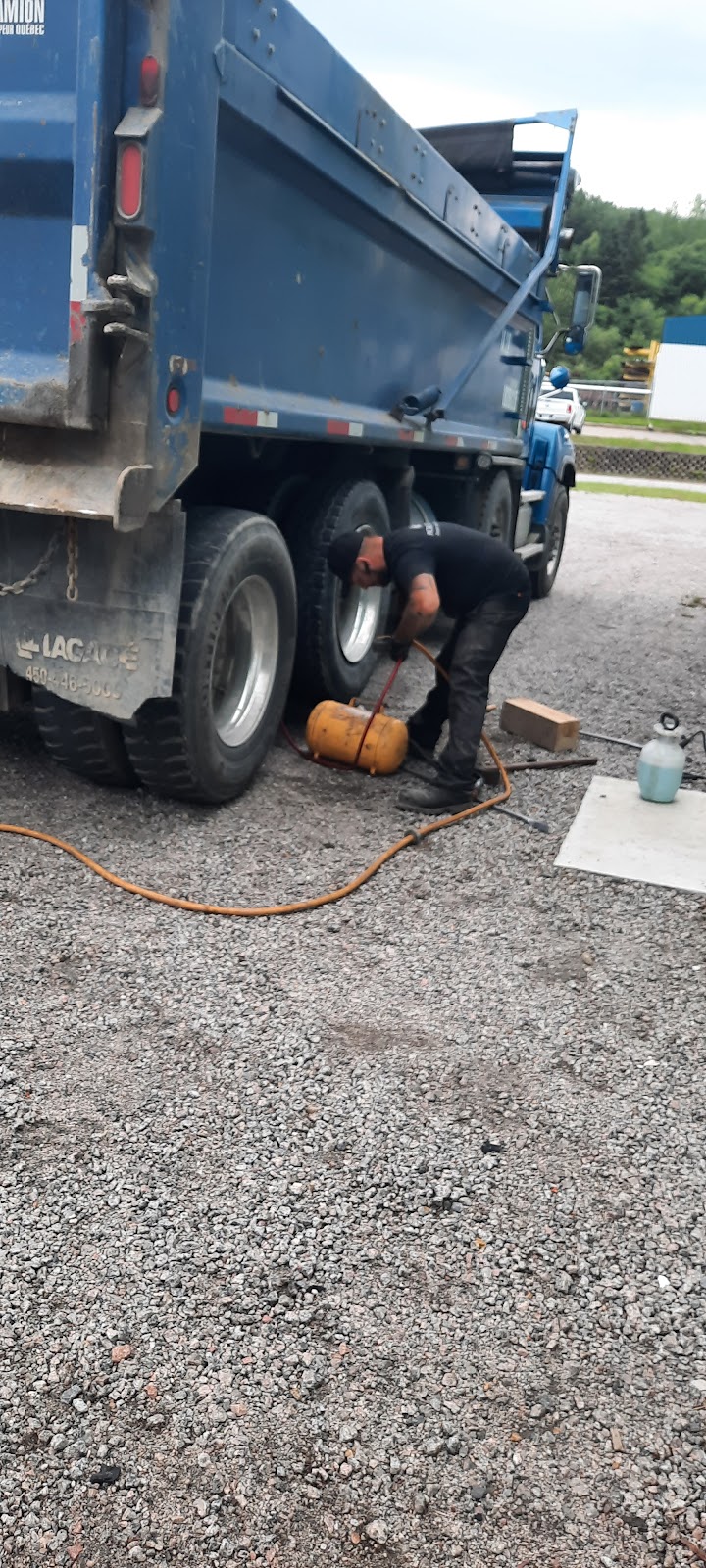 Pneu Mobile | 430 Rue Joseph Nil Claveau, La Baie, QC G7B 4R6, Canada | Phone: (581) 235-0137