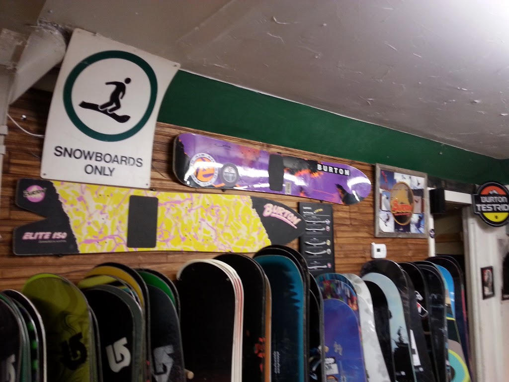 Mountainside Sports | 774 Mountain Rd, The Blue Mountains, ON L9Y 3Z2, Canada | Phone: (705) 444-2199