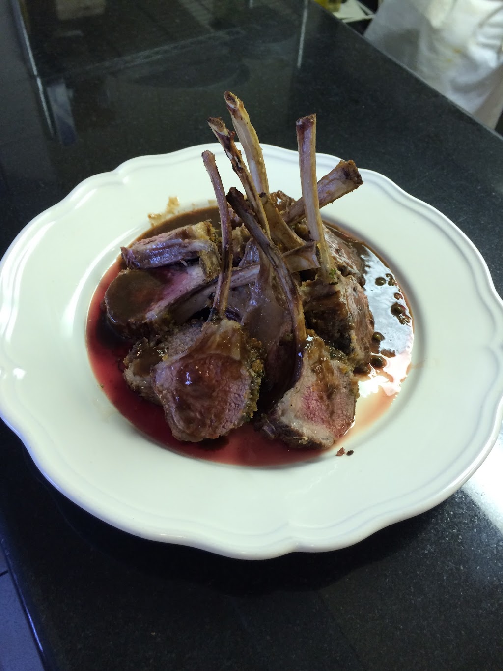 La Luna Rossa Ristorante | 2404-C Edmonton Trail, Calgary, AB T2E 3M8, Canada | Phone: (403) 452-3080