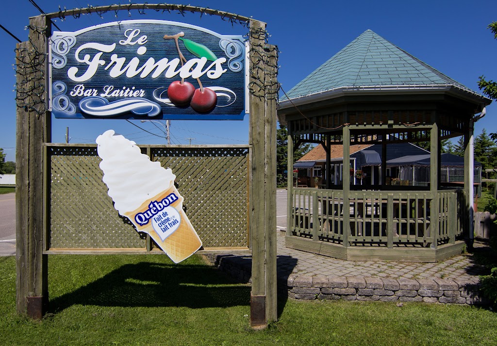 Bar Laitier Le Frimas | 110 Rue de la Plage, Saint-Gédéon, QC G0W 2P0, Canada | Phone: (418) 345-8328