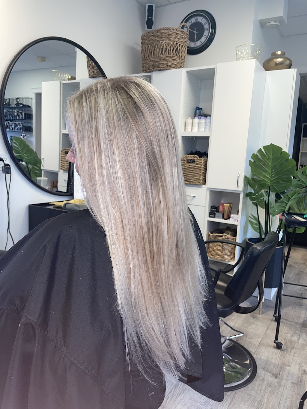 Gold Hair Lounge Westshore | 2849 Peatt Rd, Victoria, BC V9B 3V5, Canada | Phone: (250) 474-2133