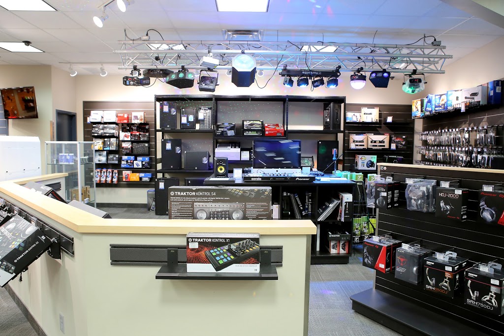 Long & McQuade Musical Instruments | 900 Rathburn Rd W, Mississauga, ON L5C 4L3, Canada | Phone: (905) 273-3939