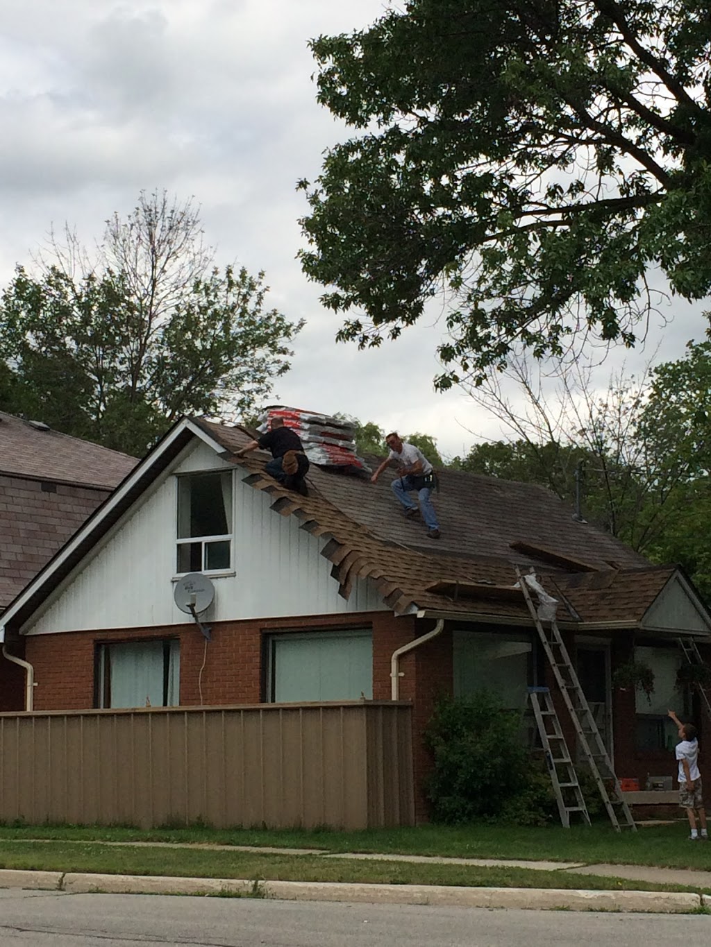 not just another roof | 2327 Sovereign St, Oakville, ON L6L 1L5, Canada | Phone: (905) 802-3381