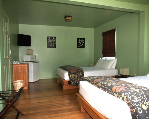Reynolds Hotel | 1237 Main St, Lillooet, BC V0K 1V0, Canada | Phone: (250) 256-4202