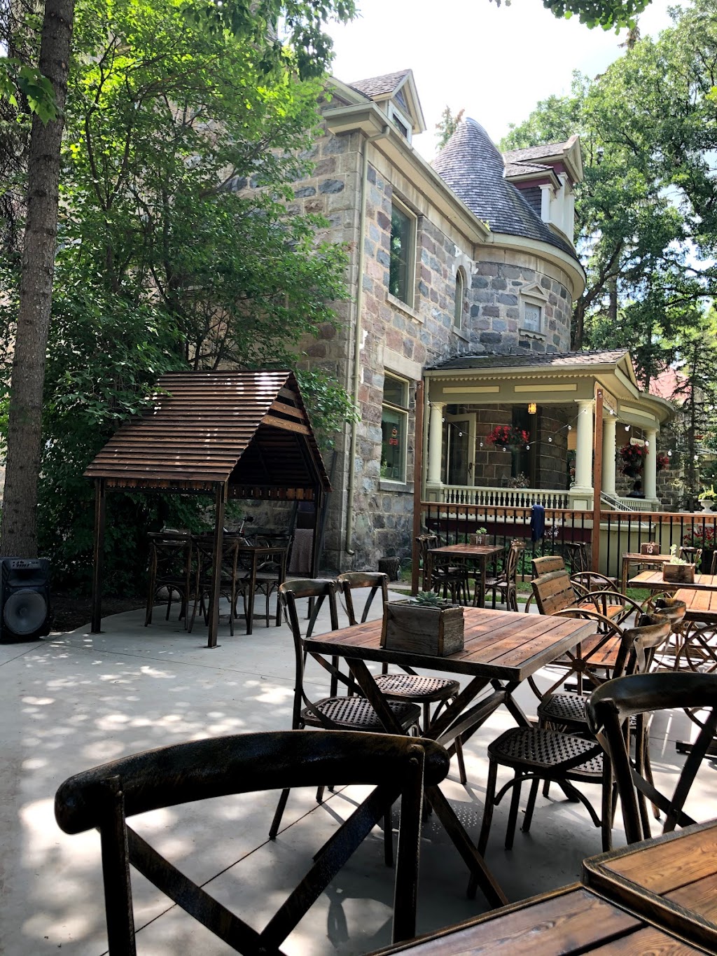 Bella’s Castle | 572 Stephen St, Morden, MB R6M 1R7, Canada | Phone: (204) 823-0810