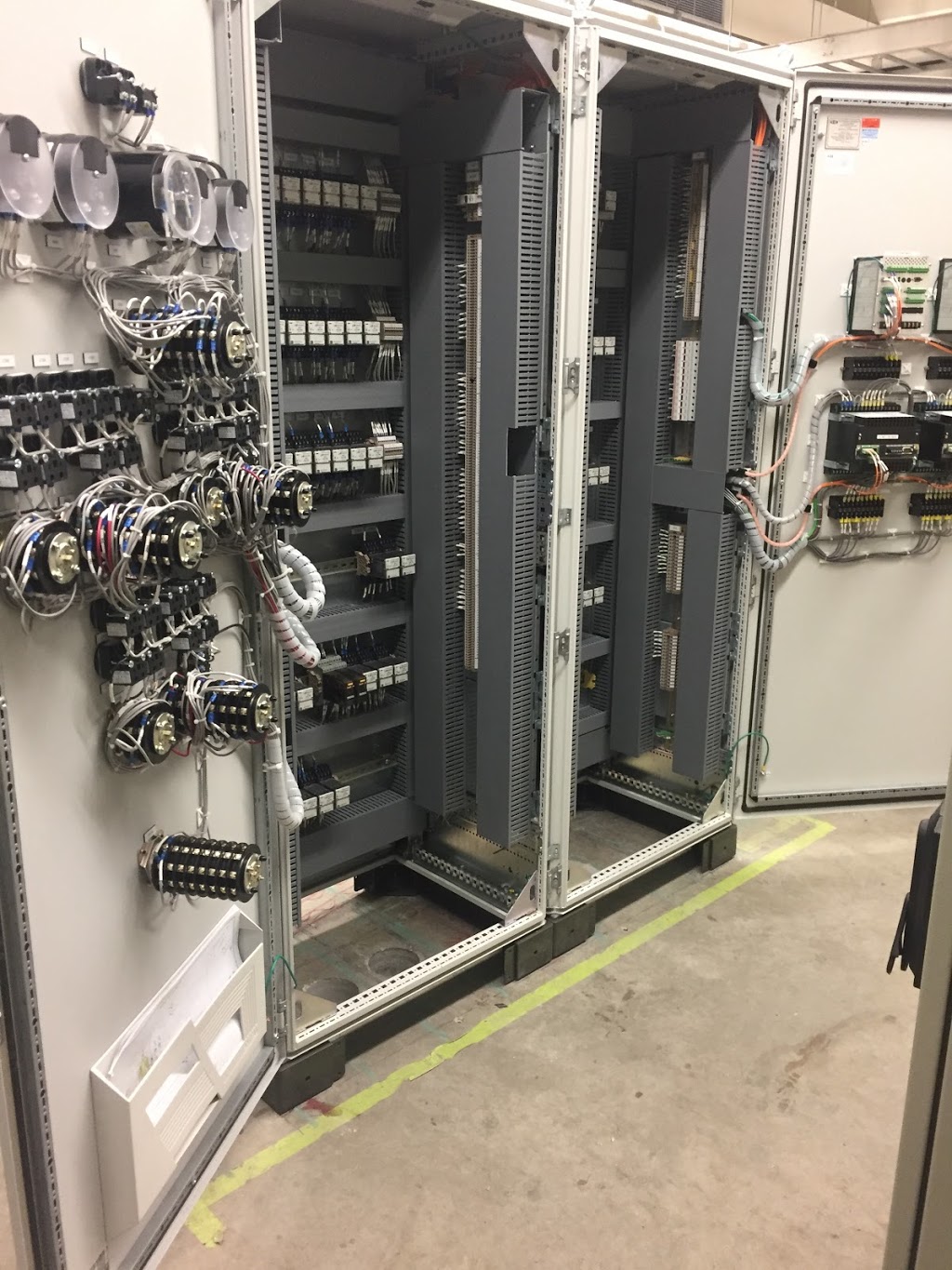 RST electrical group | 2004 Fullerton Ave, North Vancouver, BC V7P 3G8, Canada | Phone: (778) 682-3213