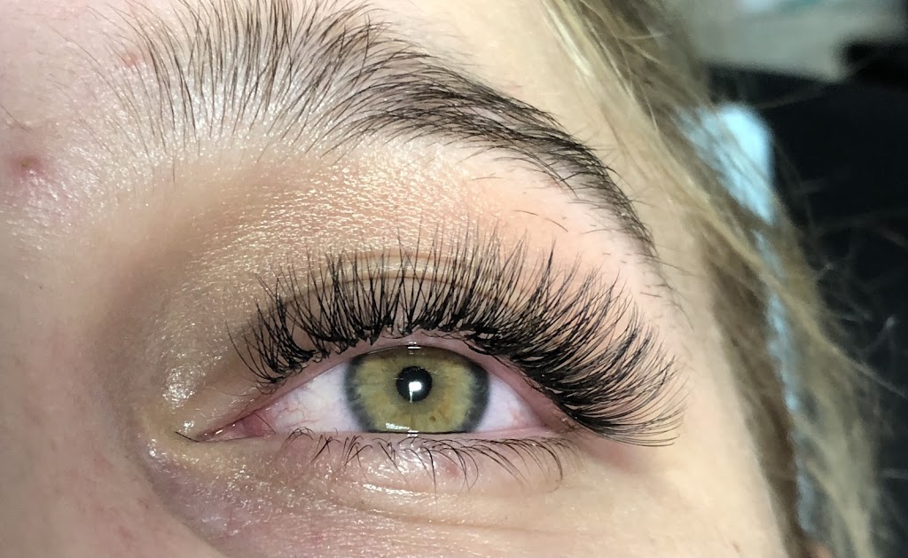 Luscious lashes | 45 Hastings St N, Bancroft, ON K0L 1C0, Canada | Phone: (613) 334-6050