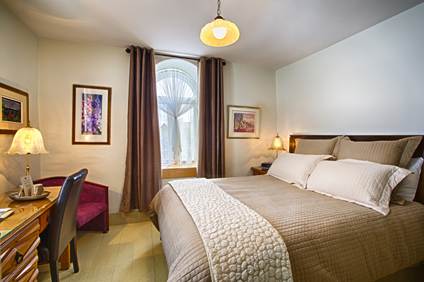 Auberge La Muse | 39 Rue St Jean Baptiste, Baie-Saint-Paul, QC G3Z 1M3, Canada | Phone: (418) 435-6839