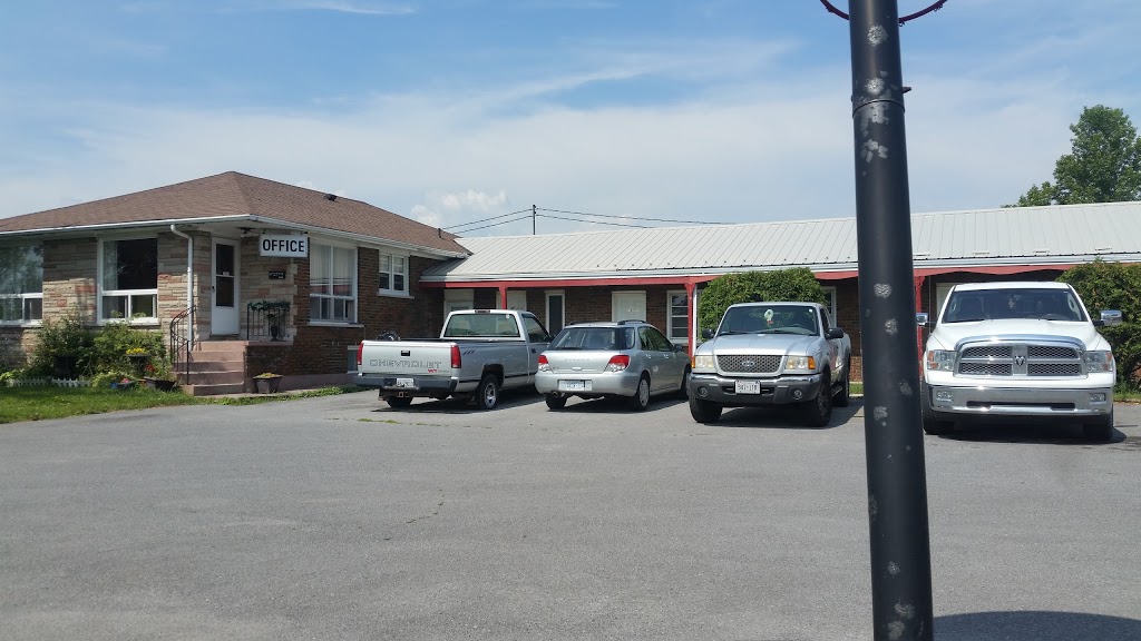 Welcome Traveller Motel | 3100 Princess St, Kingston, ON K7P 0K6, Canada | Phone: (613) 389-2928