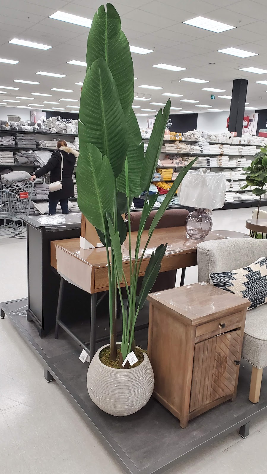 HomeSense | 1415 Harmony Rd N, Oshawa, ON L1H 7K5, Canada | Phone: (905) 571-4525