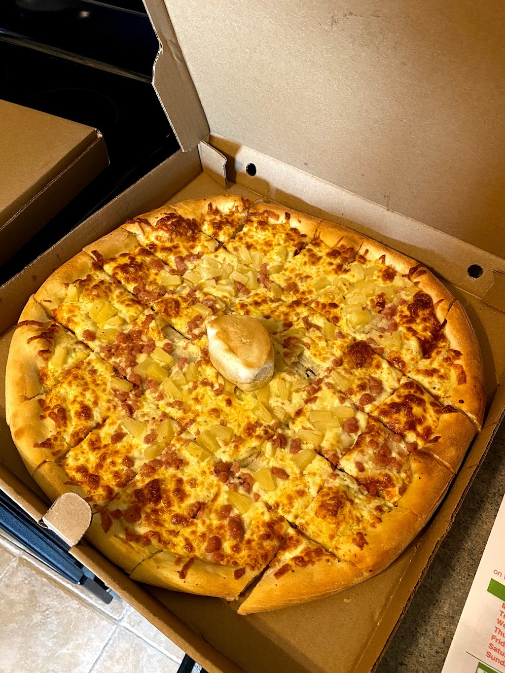 Sasys Pizza | 971 Cole Harbour Rd, Dartmouth, NS B2V 1E8, Canada | Phone: (902) 435-8777