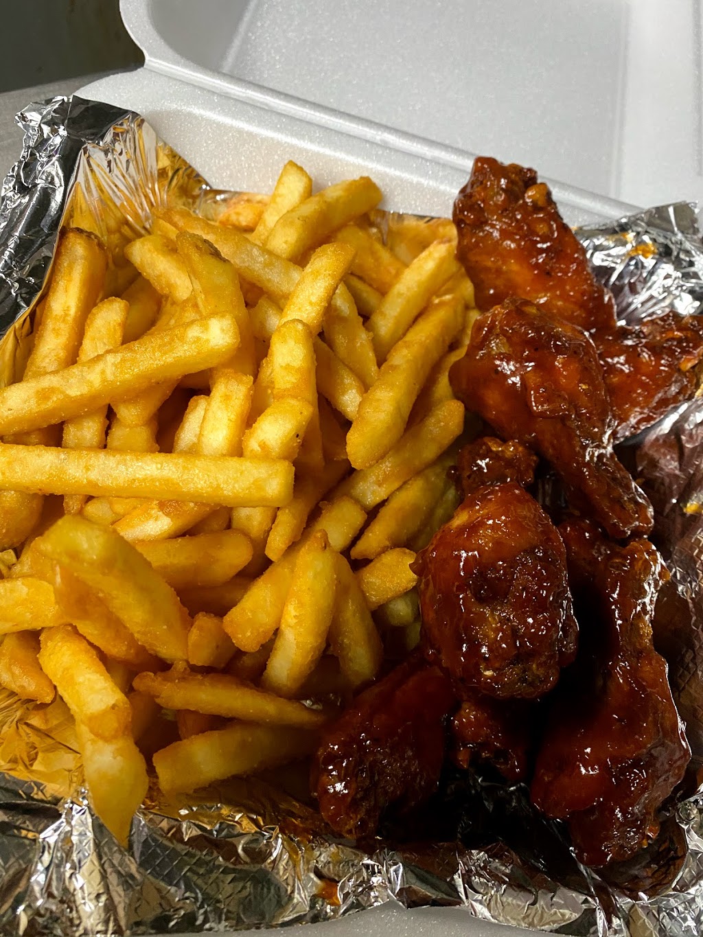 3 Sisters Pizza & Wings | 1050 Kipps Ln #7, London, ON N5Y 4S5, Canada | Phone: (519) 471-7335