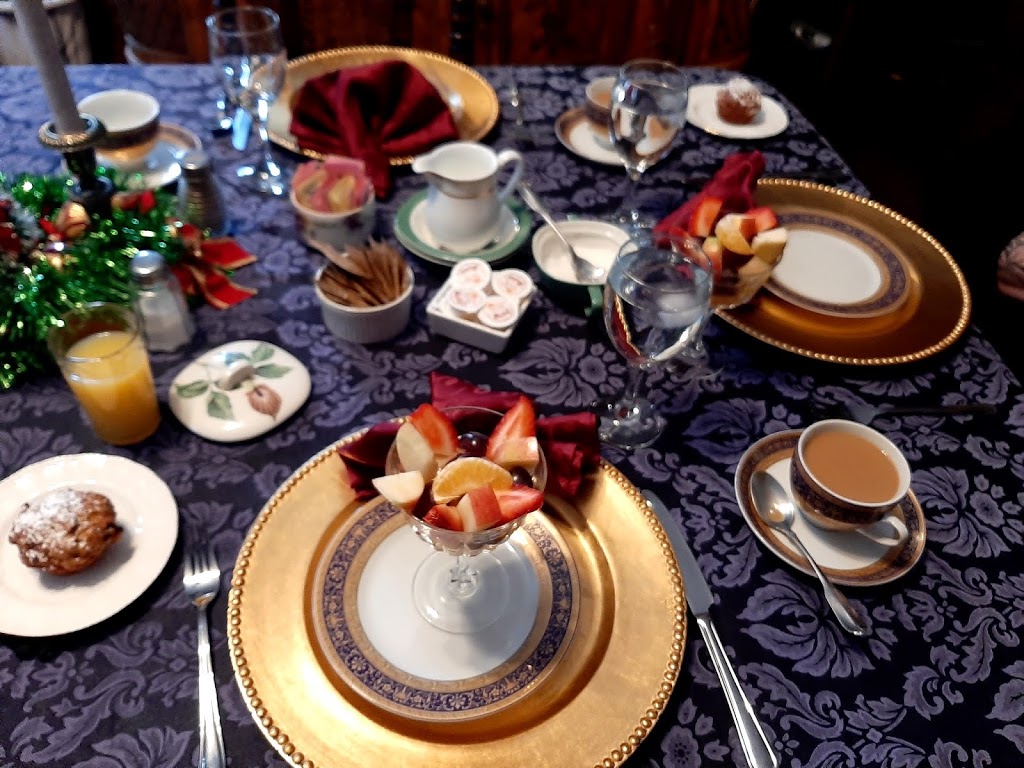 A Moment In Time Bed & Breakfast | 5982 Culp St, Niagara Falls, ON L2G 2B5, Canada | Phone: (905) 353-8522