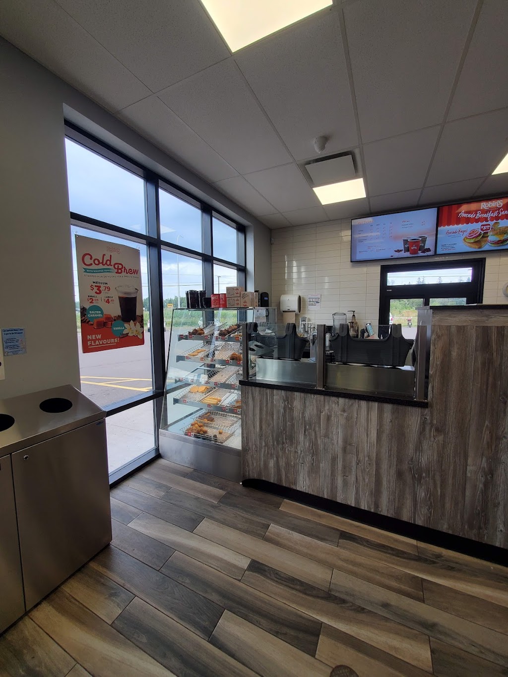 Robins Donuts | 42 Shemogue Rd, Port Elgin, NB E4M 1C5, Canada | Phone: (506) 538-0192