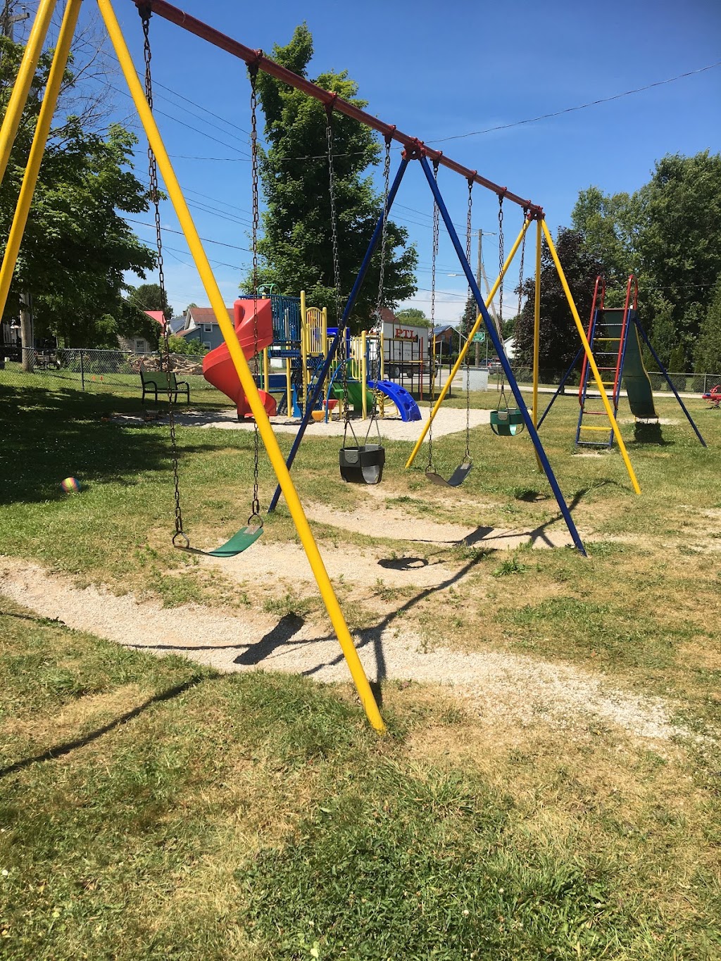 Chatsworth Park & Ball Diamond | 7 Toronto Sydenham St, Chatsworth, ON N0H 1G0, Canada | Phone: (519) 794-3232