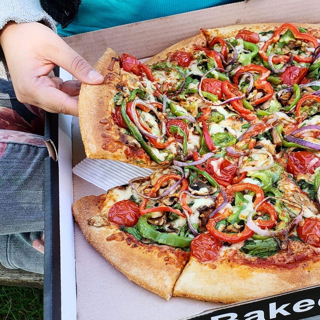 Freshslice Pizza | 3111 Edgemont Blvd, North Vancouver, BC V7R 2N7, Canada | Phone: (604) 770-3475