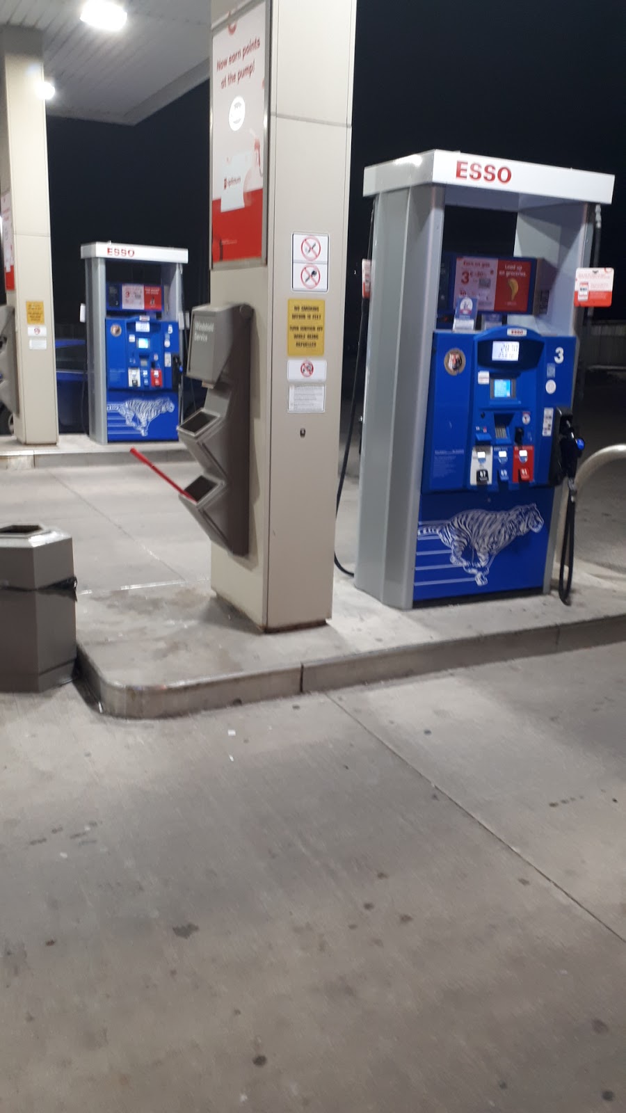 Esso | 3405 Glen Erin Dr, Mississauga, ON L5L 3S2, Canada | Phone: (905) 828-9904