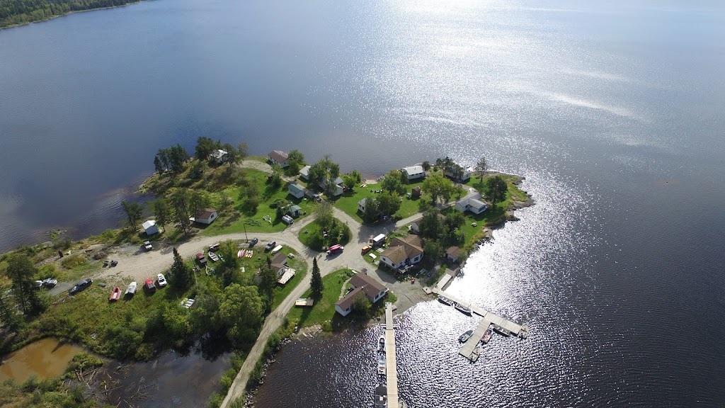 Q Lake Lodge on Quesnel Lake at Caribou Landing | Box 1056, Ste Anne, MB R5H 1C1, Canada | Phone: (204) 330-1758
