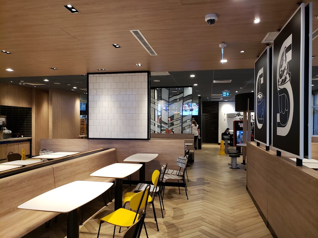McDonalds | 674 Queenston Rd, Hamilton, ON L8G 1A3, Canada | Phone: (905) 561-8960