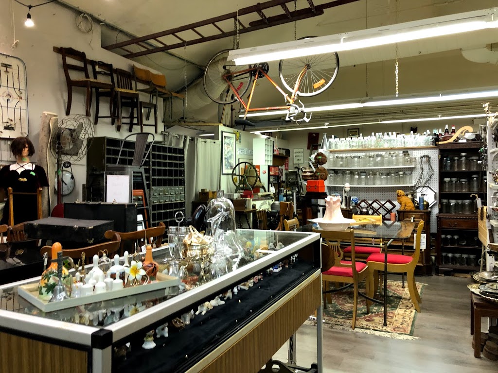 Cobbletog Antique Market | 380 Exeter Rd, London, ON N6E 2Z4, Canada | Phone: (519) 860-7119