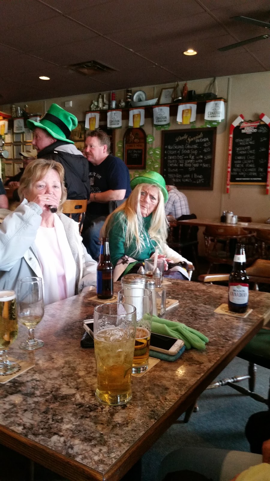 Daniel Patricks Bar & Grill | 221 Nonquon Rd, Oshawa, ON L1G 3S8, Canada | Phone: (905) 728-8665