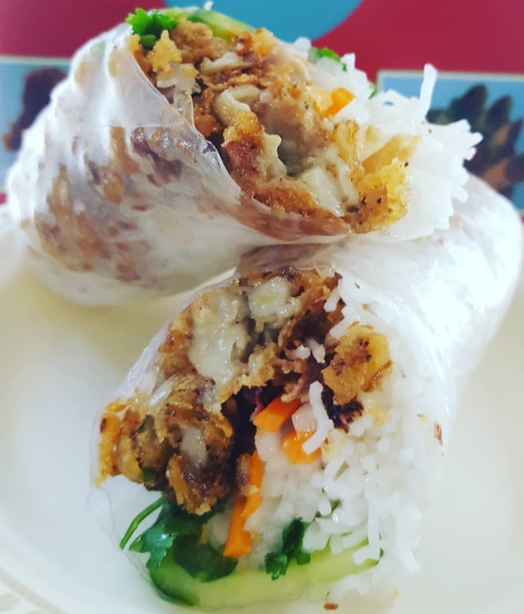 Henrys Hip Eats | 1507 Powell St, Vancouver, BC V5L 5C3, Canada | Phone: (778) 898-3565