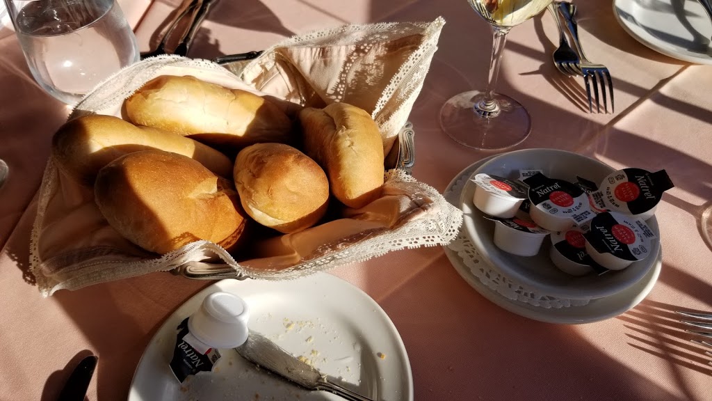 Restaurant Esmeralda Sur-Lac | 1223 Chemin du Chantecler, Sainte-Adèle, QC J8B 2Y3, Canada | Phone: (450) 229-5151