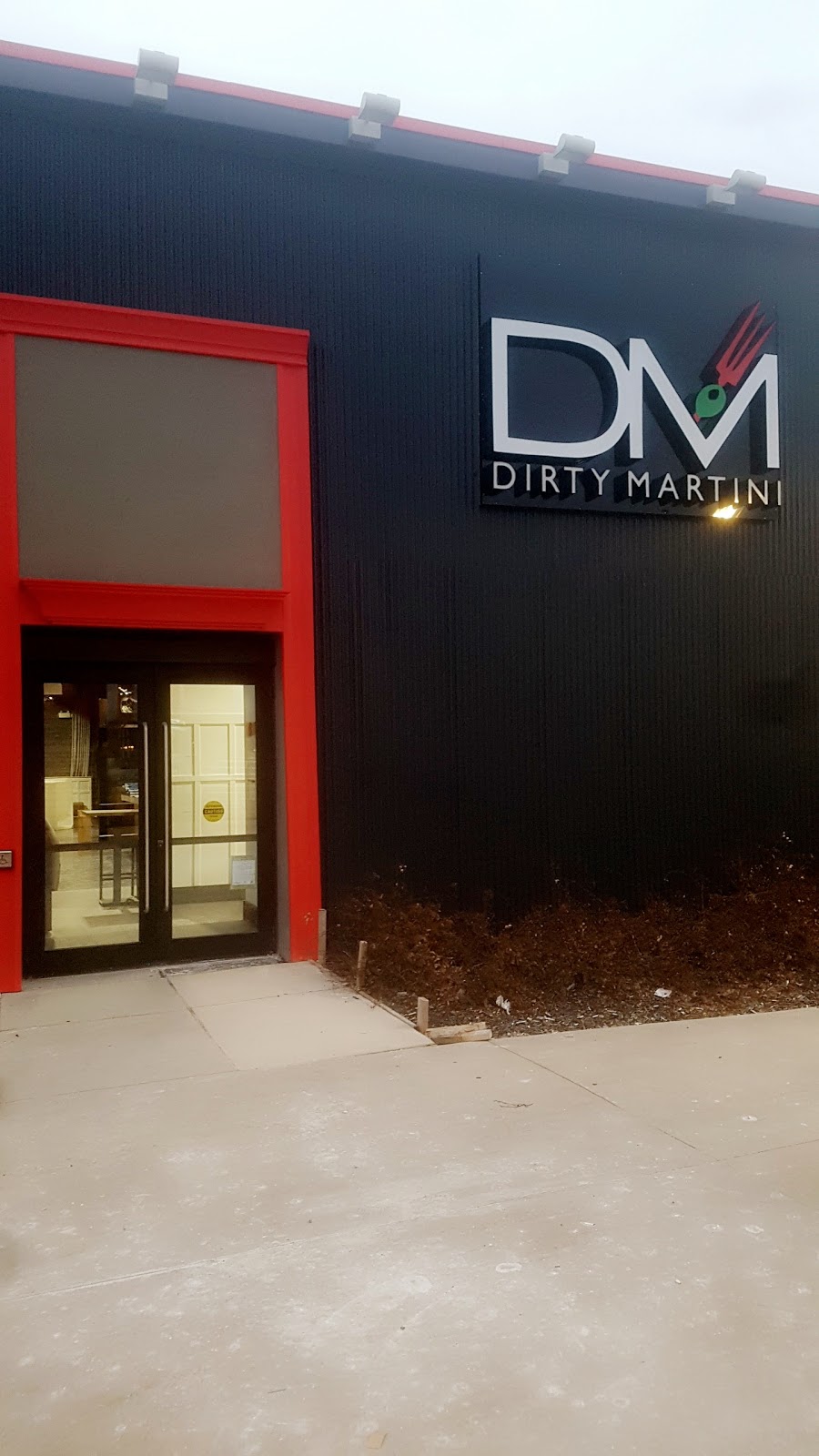 JMW Lounge | 75 Consumers Dr, Whitby, ON L1N 2C2, Canada | Phone: (905) 668-3030