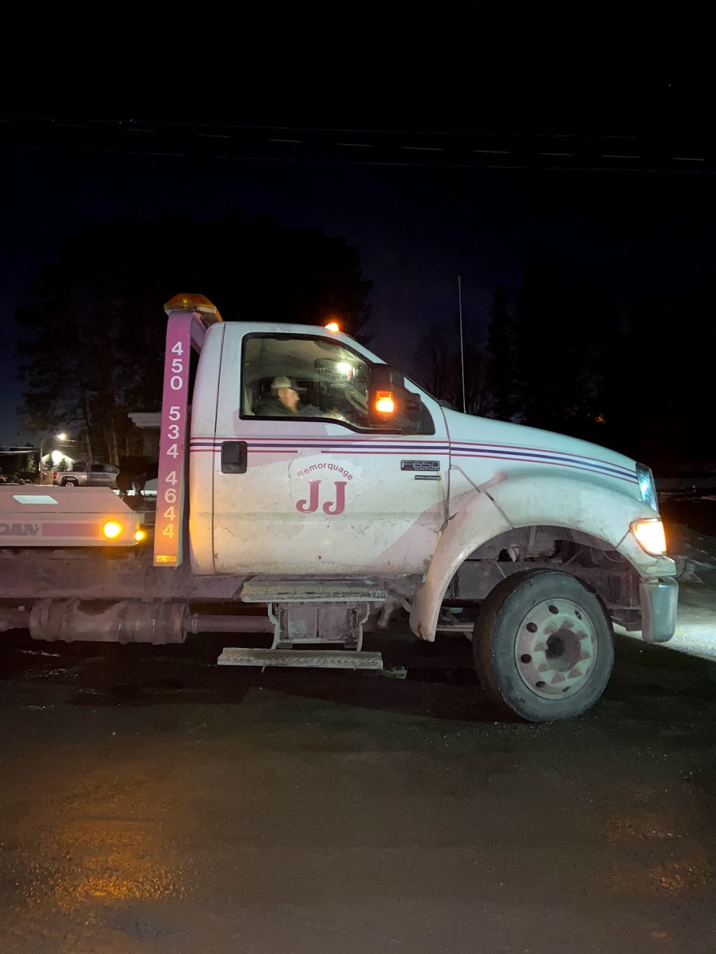 Remorquage J J | 55 Rue du Pacifique E, Bromont, QC J2L 1J6, Canada | Phone: (450) 534-4644