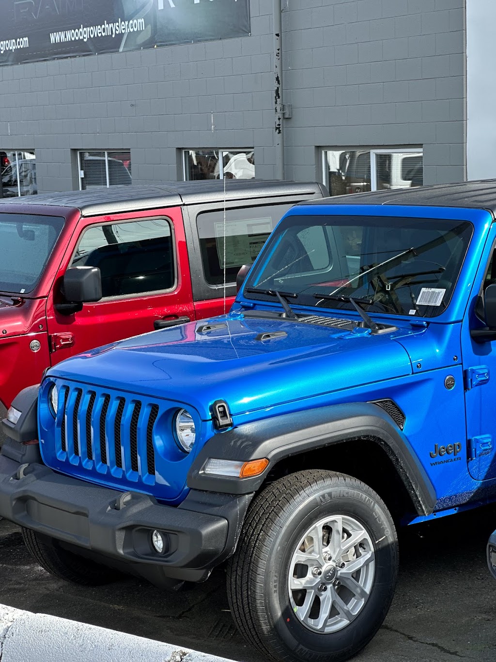 Woodgrove Chrysler | 6800 Island Hwy N, Nanaimo, BC V9V 1A3, Canada | Phone: (250) 390-3030