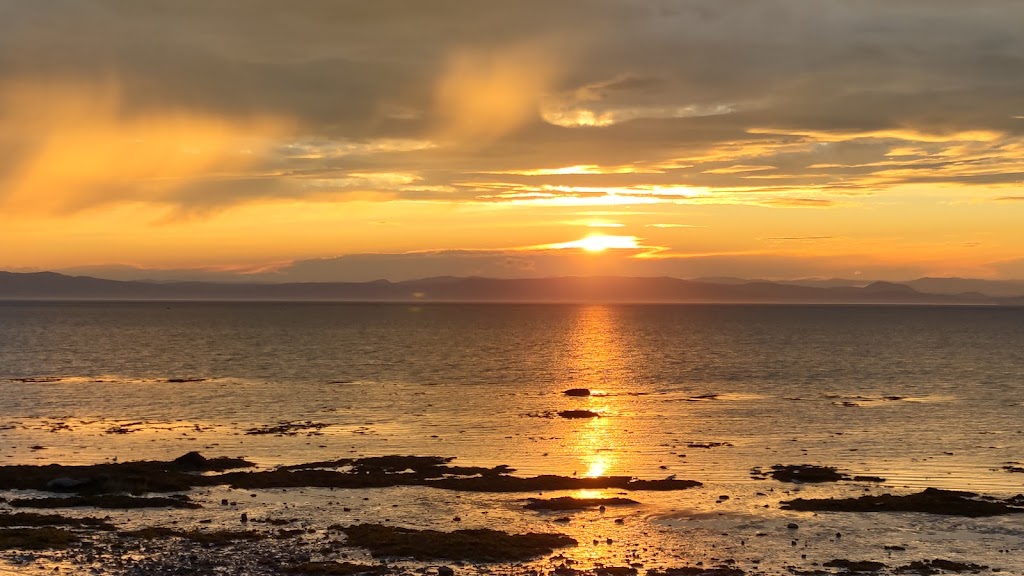 Auberge Foin de Mer | 85 Av. LeBlanc, Kamouraska, QC G0L 1M0, Canada | Phone: (418) 492-7081