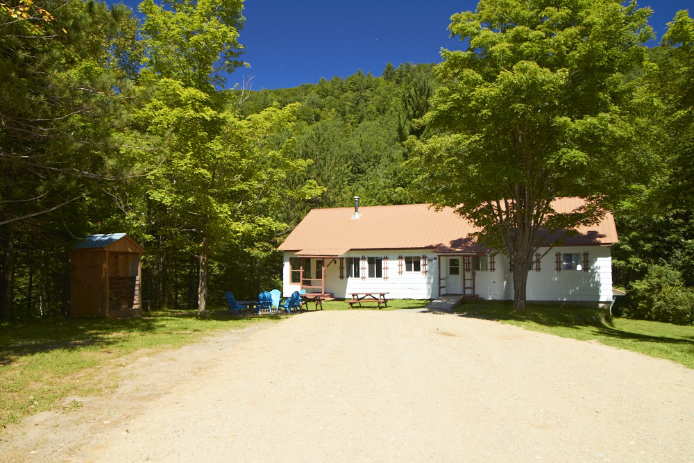 Chalets Lanaudière | 8082 Chemin du Lac-Morgan, Rawdon, QC J0K 1S0, Canada | Phone: (450) 834-6383