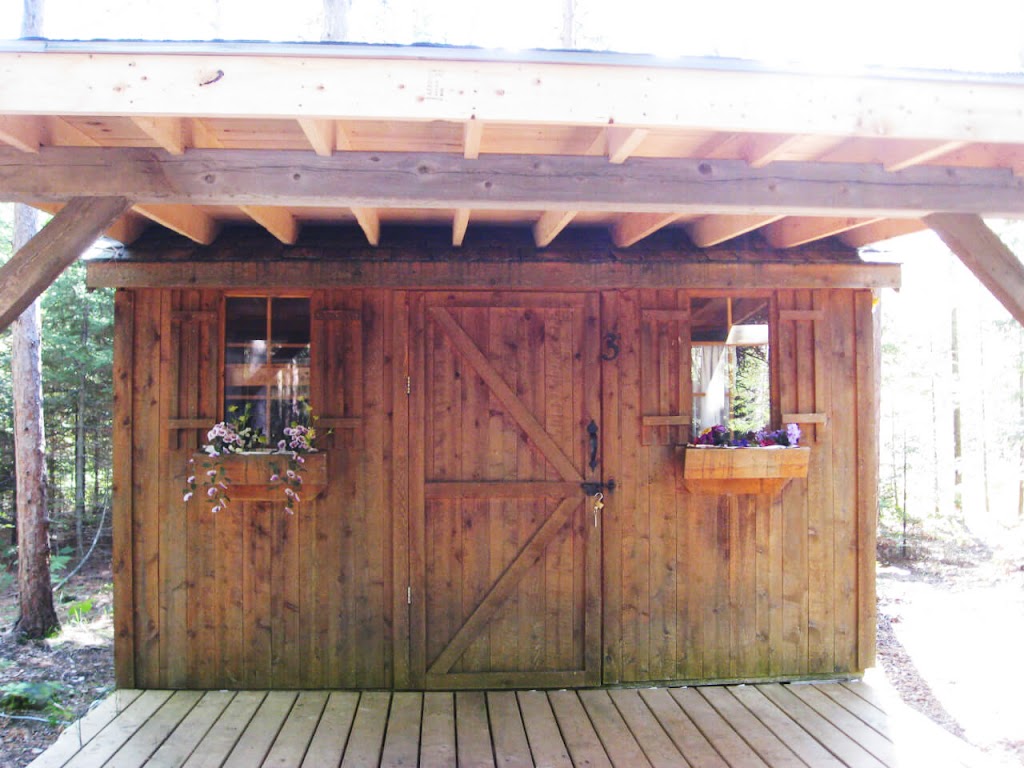 Saras Cabin & Gas Variety | 6313 Hwy 6, Tobermory, ON N0H 2R0, Canada | Phone: (647) 624-6007