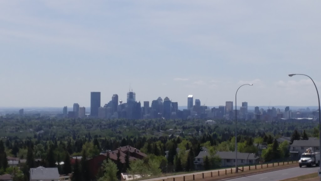 Nose Hill Park 14th street parking lot | 14 St NW, Calgary, AB T2K 5Y1, Canada